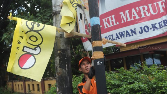 Masuk Masa Tenang, Alat Peraga Kampanye Pemilu 2019 Dibersihkan