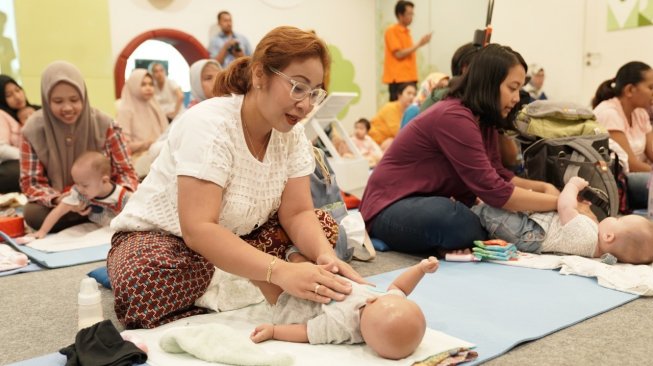 Gerakan Pijat Bayi untuk Batuk dan Pilek, Ampuh Encerkan Dahak dan Lendir Tanpa Obat