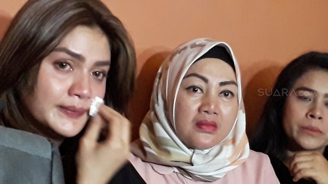 Hilda Vitria gelar jumpa pers [Suara.com/Ismail]