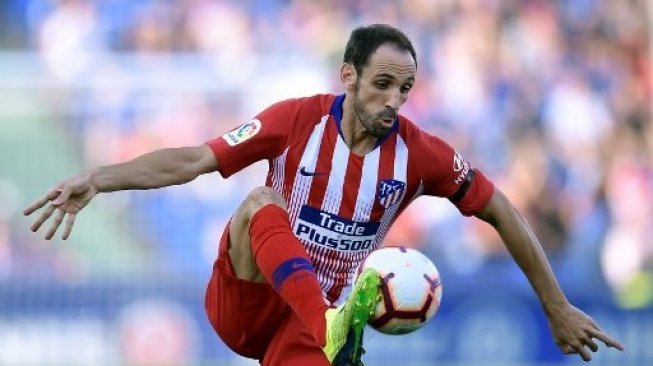 Juanfran Tunda Perpanjang Kontraknya di Atletico Madrid, Kenapa ?