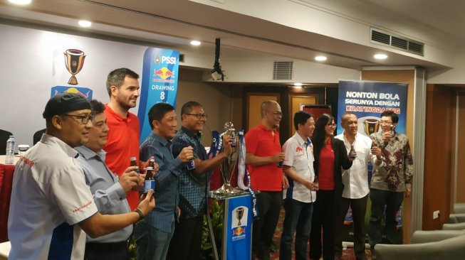 Perwakilan PSSI, manajer klub saat acara drawing Piala Indonesia 2018. (Suara.com/Adie Prasetyo)