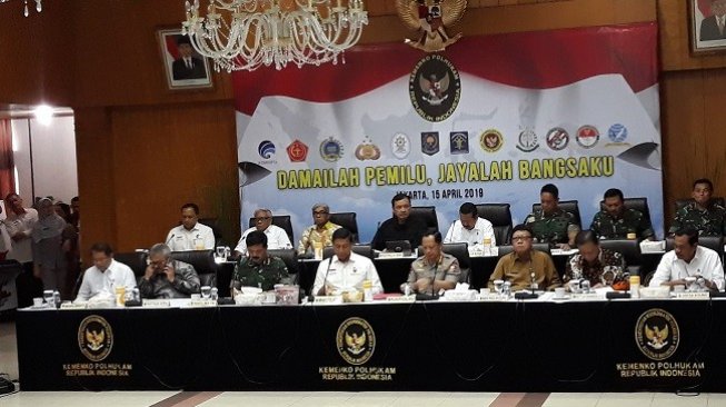 2 Hari Jelang Pemilu, Wiranto Gelar Video Conference Bersama Pejabat Daerah