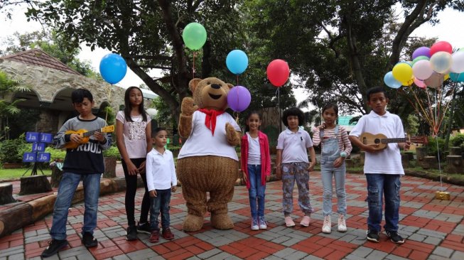 Lalalila Kids Menyanyi Sambil Menyuarakan Persatuan