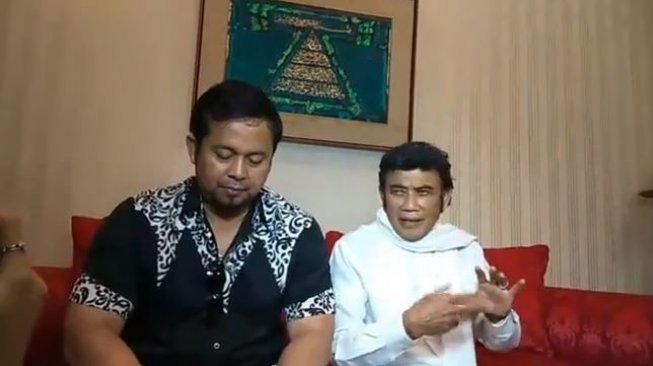 Rhoma Irama saat ditemui di kediamannya di kawasan Mampang Prapatan, Jakarta Selatan, Senin (15/4/2019). [Ismail/Suara.com]