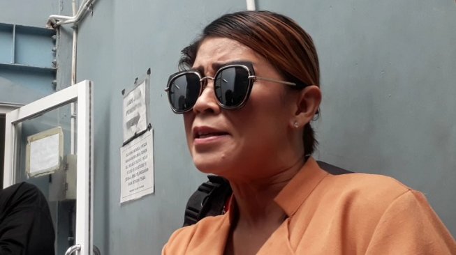 Astri QQ, CEO QQ Production saat ditemui di Jalan Kapten P. Tendean, Mampang Prapatan, Jakarta Selatan, Senin (15/4/2019). [Sumarni/Suara.com]