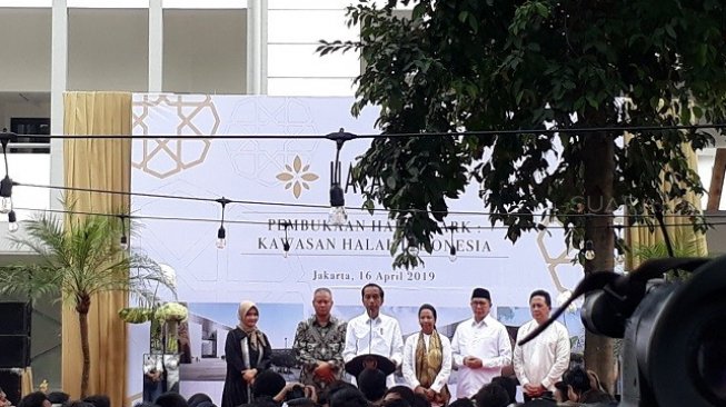 Jokowi Klaim Wisata Halal Indonesia Peringkat Pertama Dunia