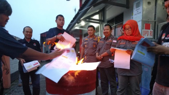 KPU Kota Batu Musnahkan Ribuan Surat Suara Rusak Pemilu 2024