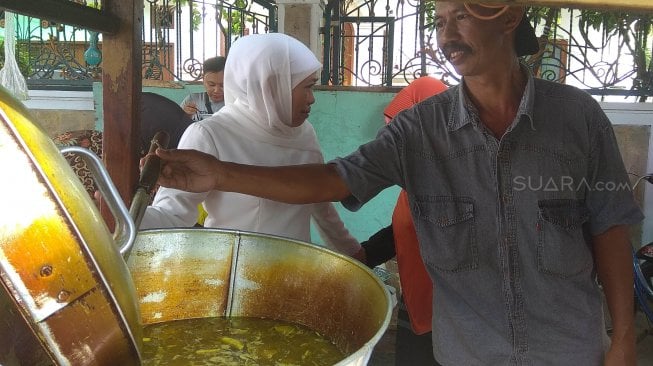 Gubernur Jatim Sediakan Soto Gratis Agar Warga Sekitar Rumahnya Nyoblos