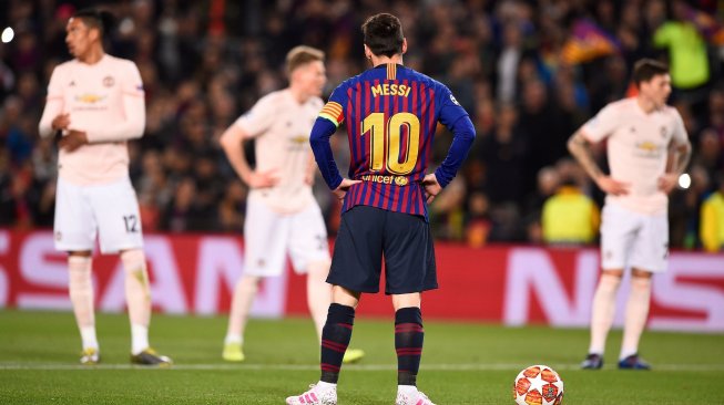 Striker Barcelona, Lionel Messi menguasai bola dalam laga leg kedua perempat final Liga Champions kontra Manchester United di Camp Nou, Spanyol, Rabu dini hari (17/4/2019) waktu Indonesia. [AFP/Josep Lago]