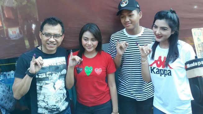 Anang Hemansyah, Ashanty, Aurel Hermansya dan Azriel Hermansya usah nyoblos. [Suci Febriastuti/Suara.com]