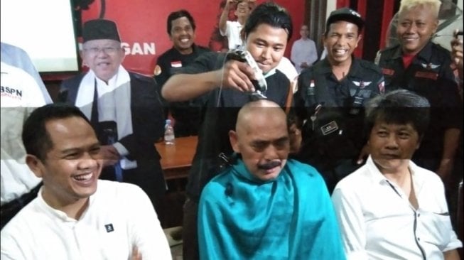 PDIP Menang di Solo, FX Rudi Tunaikan Nazar Cukur Gundul