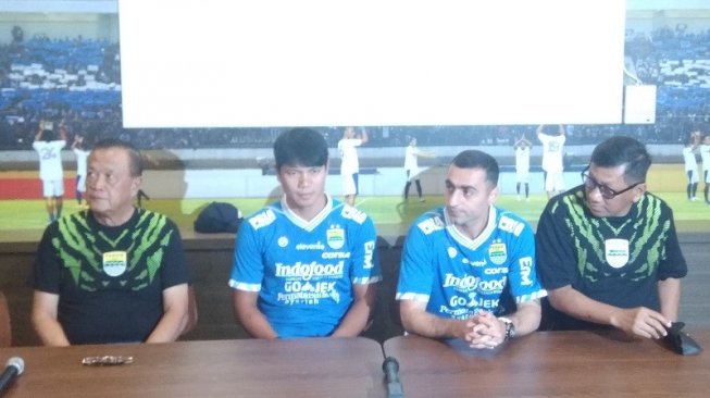 Datangkan Winger Asing, Persib Juga Resmi Pulangkan Achmad Jufriyanto