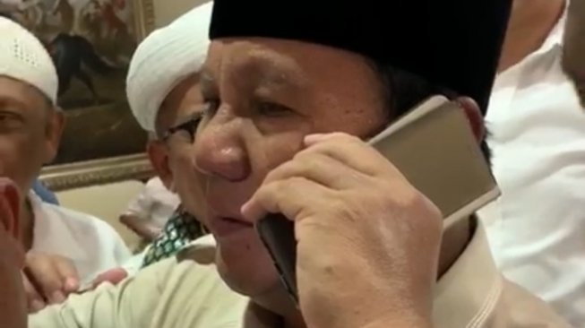 Prabowo telepon Habib Rizieq Shihab. (Capture Video)