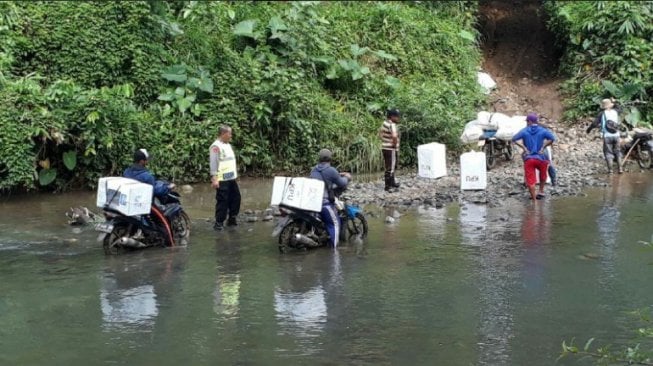 Publik Ramai-ramai Cintai  #IndonesianElectionHeroes