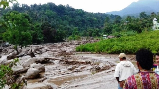 Hujan Lebat Sebabkan Banjir Bandang di Deli Serdang Sumatera Utara