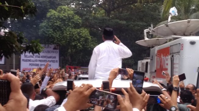 Gelar Pesta Kemenangan, Prabowo Disambut sebagai Bapak 