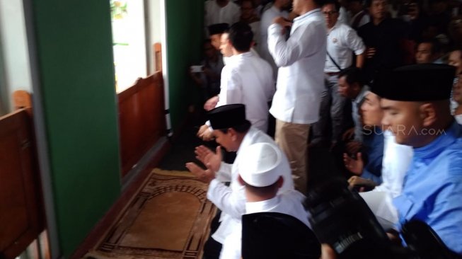 Al Khathath Sebut Presiden, Prabowo Sujud Syukur di Masjid Al-Azhar