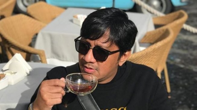 Mahal dan Langka! Intip Koleksi-koleksi Gitar Milik Andre Taulany