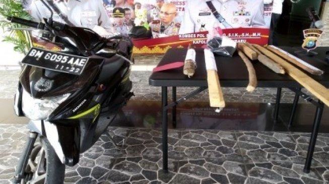 Dikeroyok OTK, Tiga personel Polda Riau Alami Luka Serius