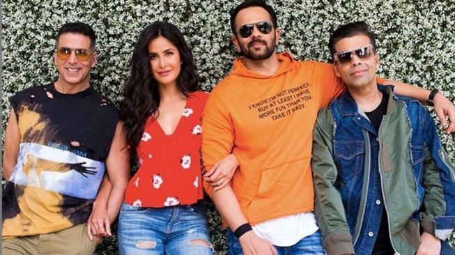 Akshay Kumar akan bermain bareng Katrina Kaif dalam film Sooryavanshi. Film tersebut disutradarai Rohit Shetty dan diproduseri Karan Johar. [Instagram Rohit Shetty]