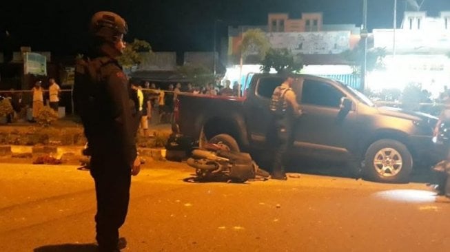 Asyik Nongkrong di Indomaret, 2 Mahasiswa Tewas Dihantam Mobil Polisi