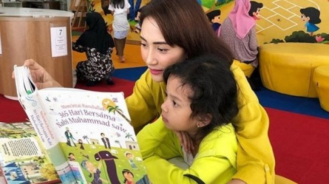 Rambut Anak Kena Slime, Artika Sari Devi Beberkan Solusinya