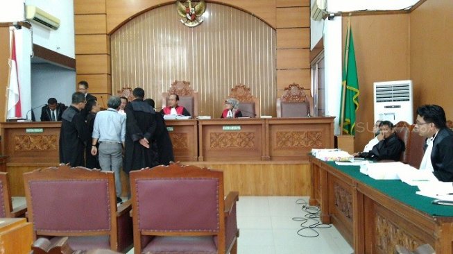 Rocky Gerung di Sidang Ratna: Saya Jengkel Aktivis Demokrasi Bisa Berbohong