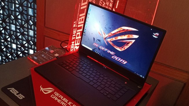 Asus ROG Zephyrus M GU502GU diperkenalkan di Jakarta, Selasa (23/4/2019). [Suara.com/Tivan Rahmat]