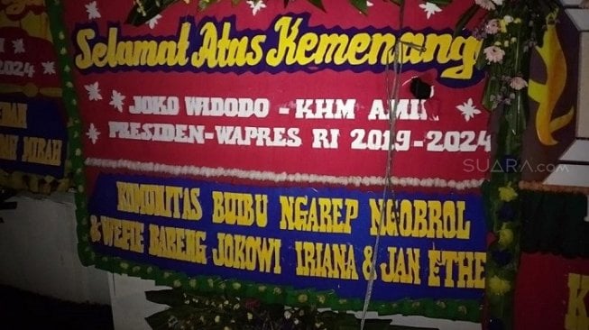 Bunga untuk Jokowi dari WNI yang Tak Mau Jadi Warga Republik Kertanegara