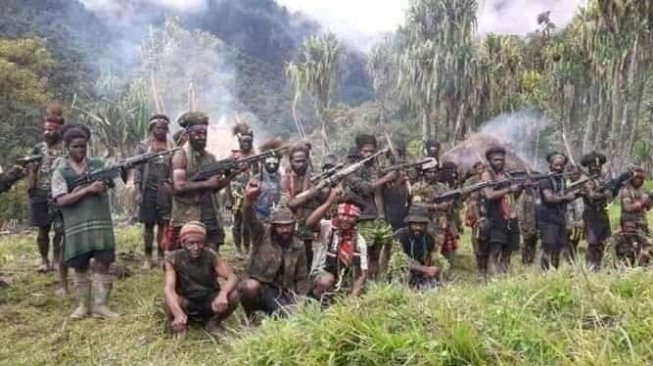 Makin Panas! TPNPB-OPM Tembak Mati 2 TNI dan Sandera Pejabat Pemerintah di Intan Jaya
