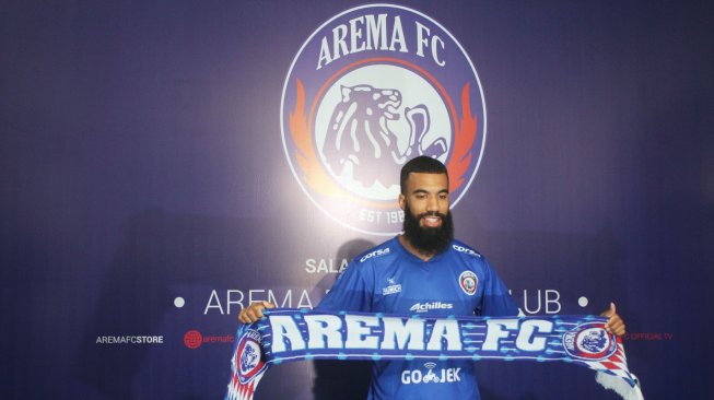 Perkuat Lini Serang, Arema FC Resmi Rekrut Sylvano Comvalius