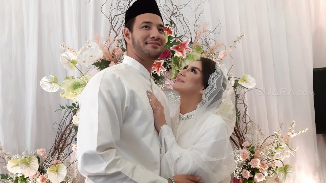 Ammar Zoni dan Irish Bella gelar pengajian jelang pernikahan. [Suci Febriastuti/Suara.com]