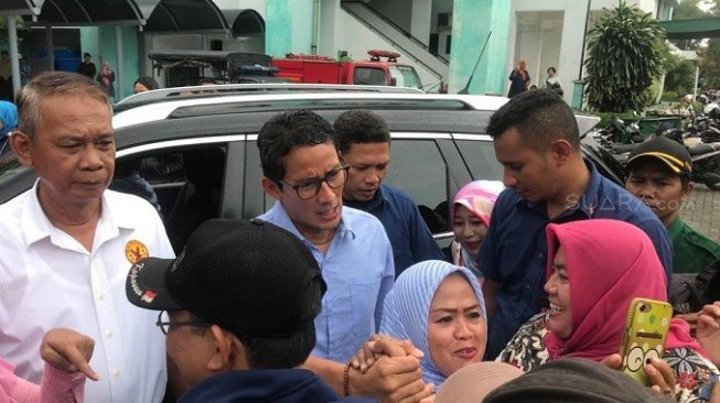 Kunjungi Lokasi PPK Duren Sawit, Sandiaga: Mereka Kelelahan dan Kepanasan