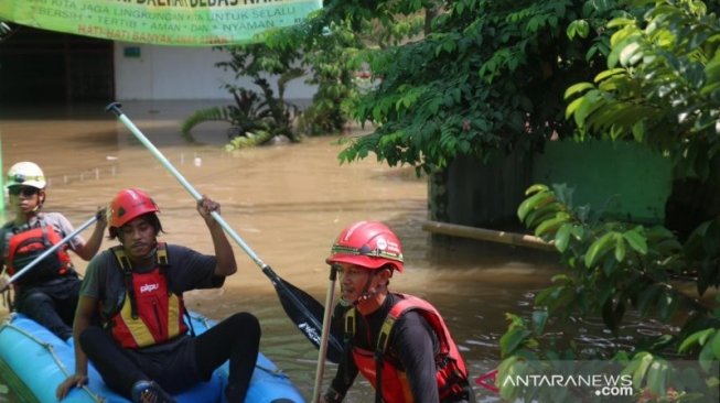 Banjir Rob di Kawasan Utara Jakarta, 14 Pemukiman Warga Terendam