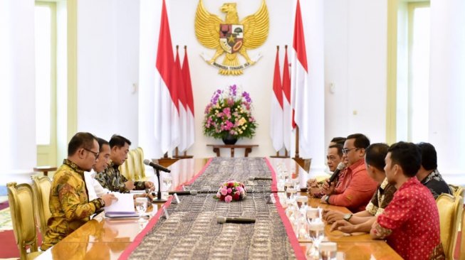 Temui Presiden Buruh, Jokowi: Pemerintah Sepakat Revisi PP 78