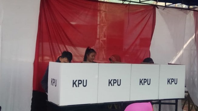 Gelaran PSU di TPS 65 Jatijajar Depok Diawasi Langsung Bawaslu Jawa Barat