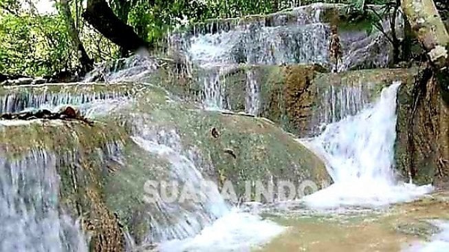 Eksotisme Air Terjun Batu Lapis,Potensi Wisata Tersembunyi Kutim