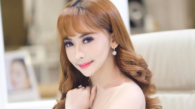 Apristiyah, perempua yang sempat disebut pelakor oleh mantan istri Delia Yasmine. [Instagram]