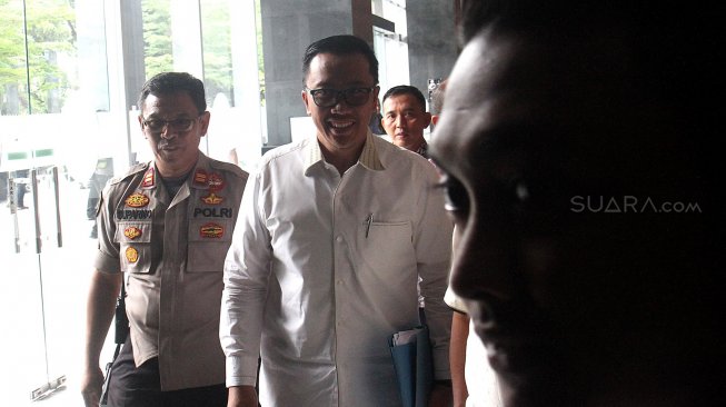 Menteri Pemuda dan Olahraga (Menpora) Imam Nahrawi saat tiba di Pengadilan Tipikor, Jakarta, Senin (29/4). [Suara.com/Arief Hermawan P]