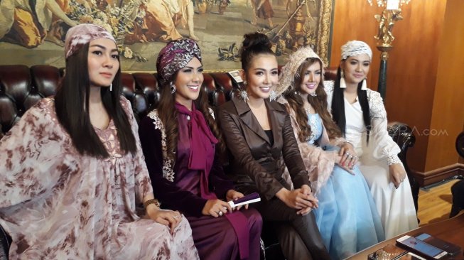 Gelar Fashion Show, Bella Shofie Ajak Rekan Artis Jadi Model