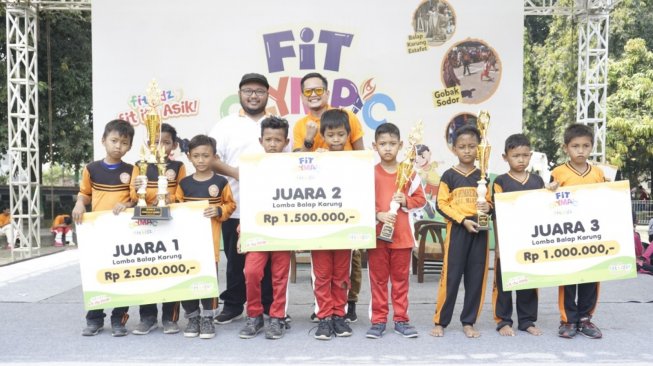 Fit Olympic mengajak anak-anak dan orang tua untuk bermain dan beraktivitas bersama di luar ruangan. (Dok. Madurasa)