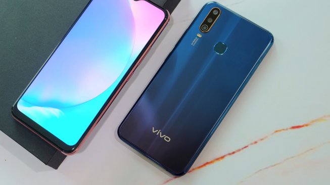 Desain keren dengan nama model Vivo Y17 mineral blue [Suara.com/Lintang Siltya Utami].