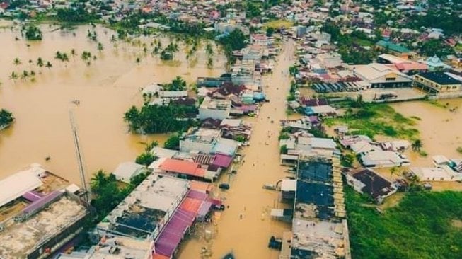 Mensos : Penanganan Korban Banjir di Bengkulu Jadi Prioritas