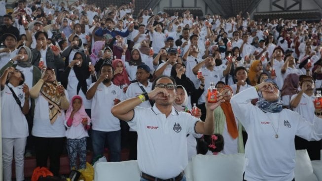 Kimia Farma meluncurkan Enkasari Mouthwash yang merupakan obat kumur halal, tidak mengandung alkohol, dan bebas gula.