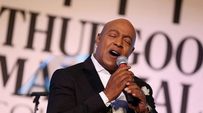 Penyanyi Peabo Bryson Dirawat di Rumah Sakit karena Serangan Jantung