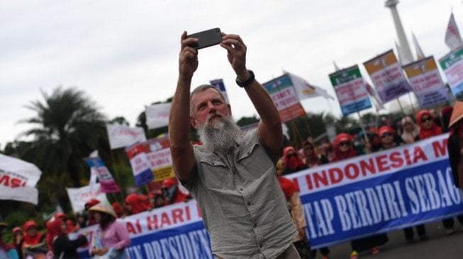 Tertahan di Bundaran HI, Buruh Tak Boleh Dekat ke Halaman Istana Merdeka