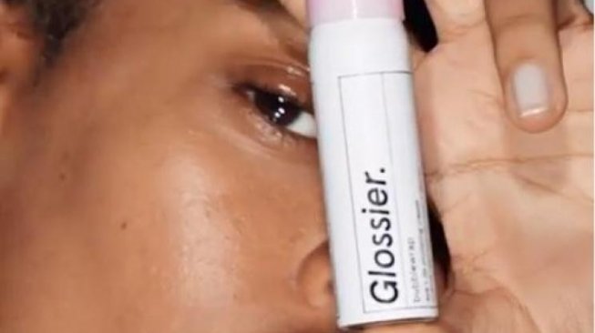 Glossier Rilis Produk Eye Cream, Ini Kelebihannya