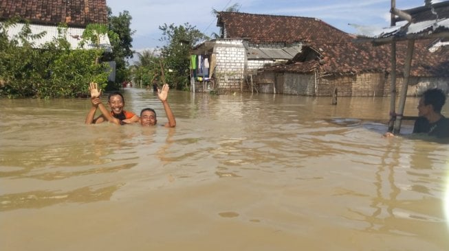 Kali Lamong Meluap, Empat Kecamatan di Gresik Terendam Banjir