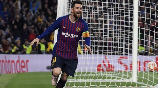 Megabintang Barcelona, Lionel Messi merayakan golnya ke gawang Liverpool dalam laga leg pertama semifinal Liga Champions 2018/2019 di Camp Nou, Kamis (2/5/2019) dini hari WIB. [LLUIS GENE/ AFP]
