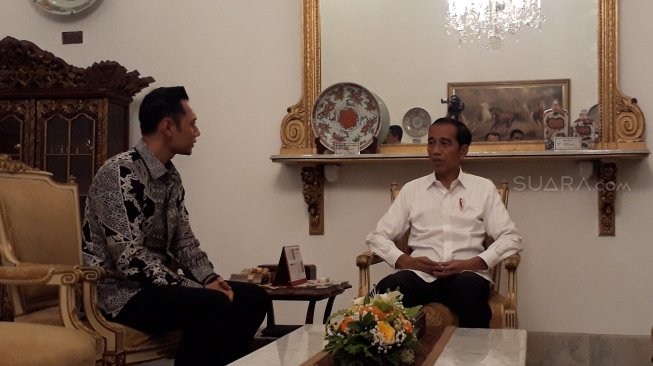 Presiden Jokowi bertemu dengan Kogasma Partai Demokrat Agus Harimurti Yudhoyono (AHY) di Istana Merdeka Jakarta. (Suara.com/Umay)